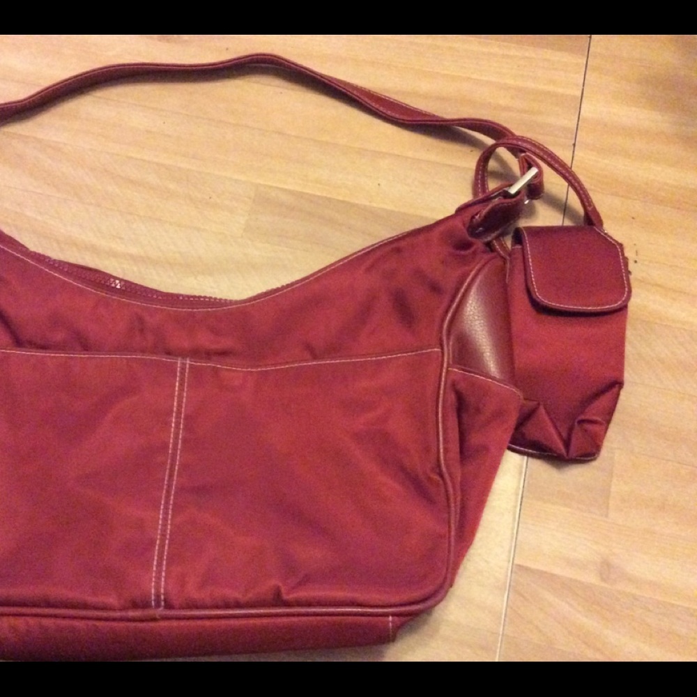 Red bag - Picture 3 of 5